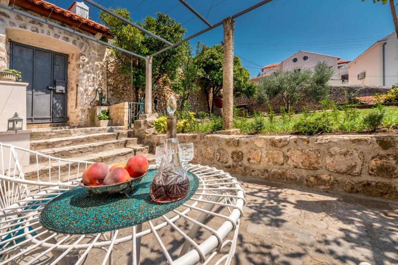 Apartma Old Garden *